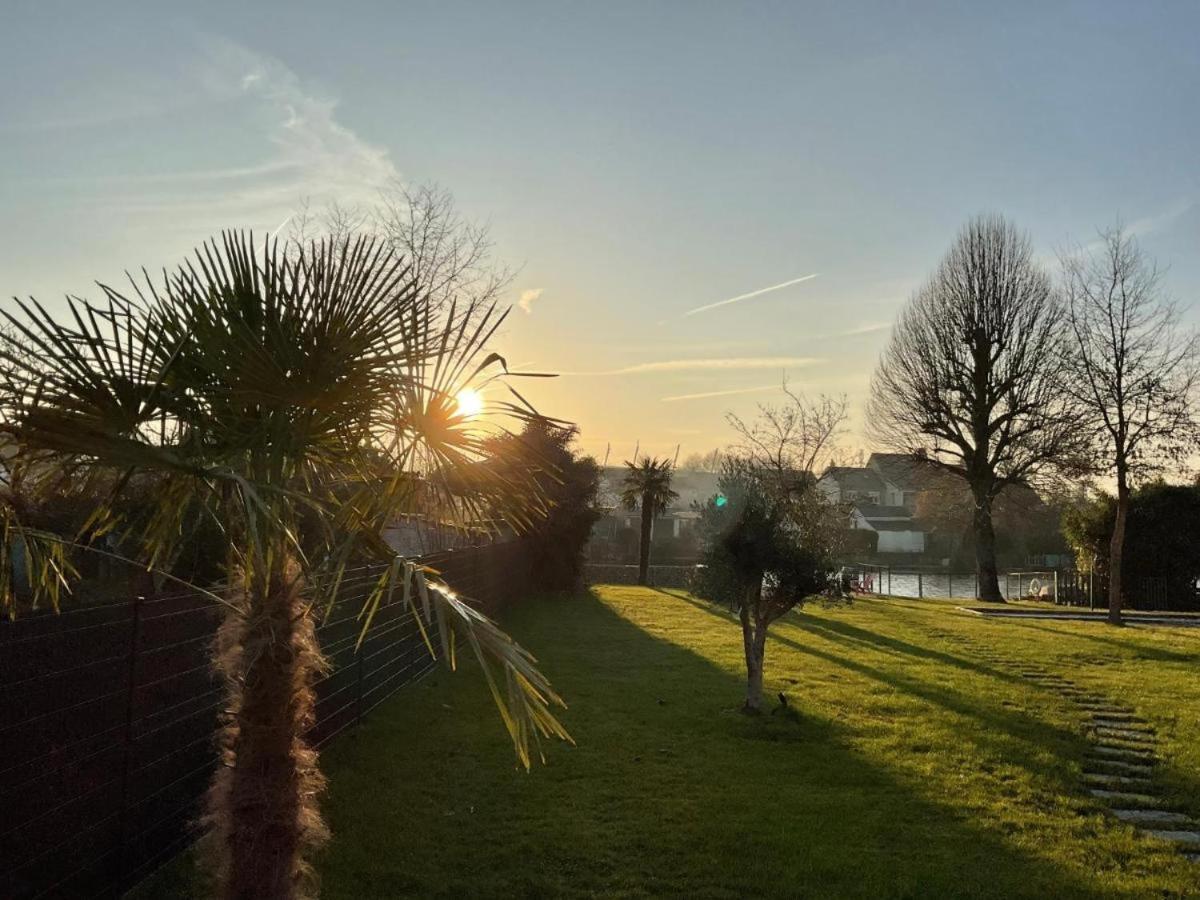 Bords De Sarthe Bed & Breakfast เลอม็องส์ ภายนอก รูปภาพ