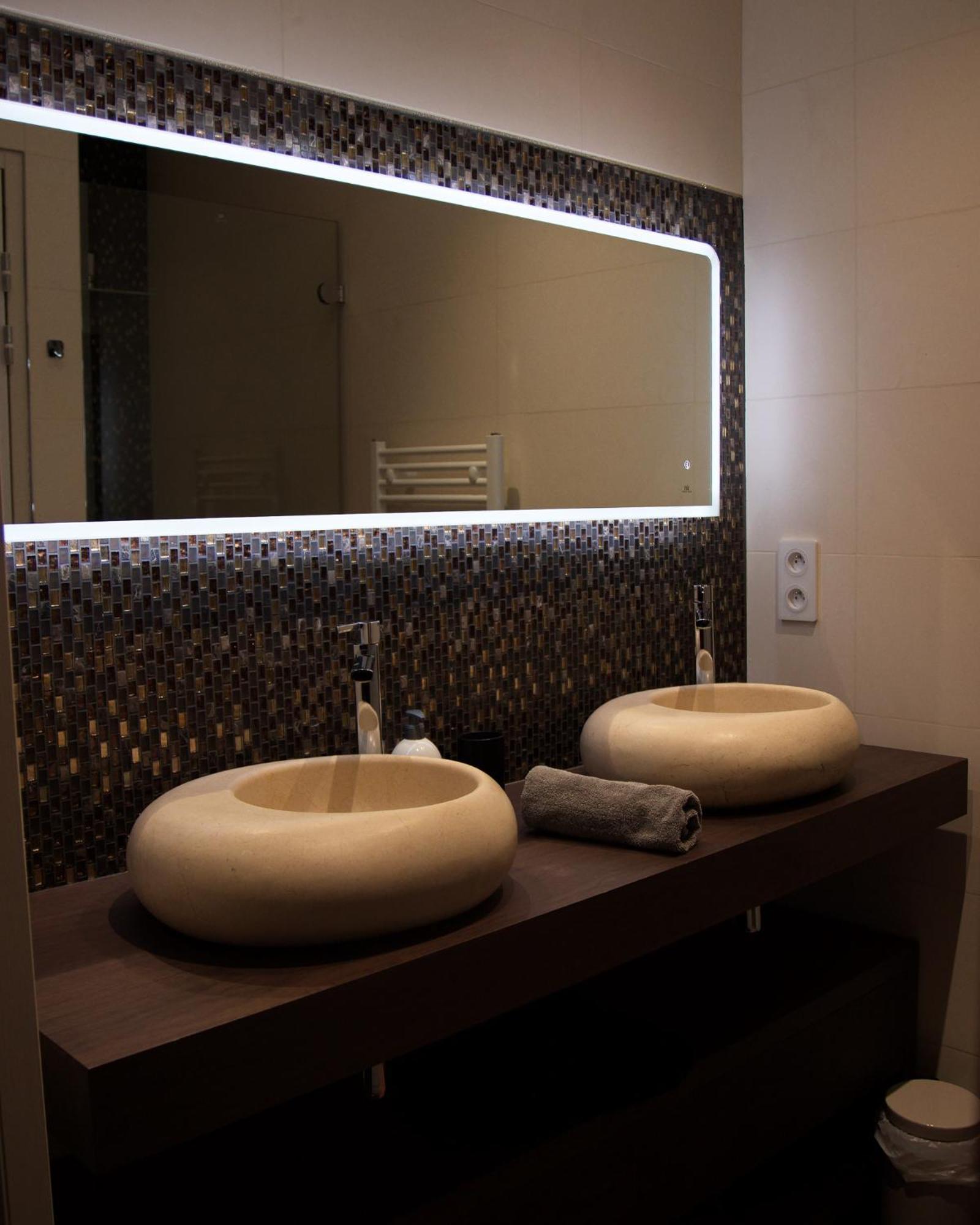 Bords De Sarthe Bed & Breakfast เลอม็องส์ ภายนอก รูปภาพ