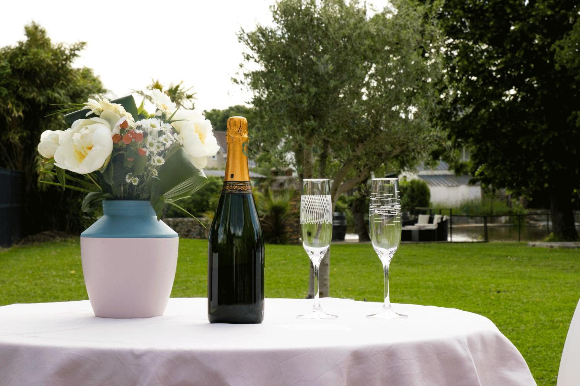 Bords De Sarthe Bed & Breakfast เลอม็องส์ ภายนอก รูปภาพ