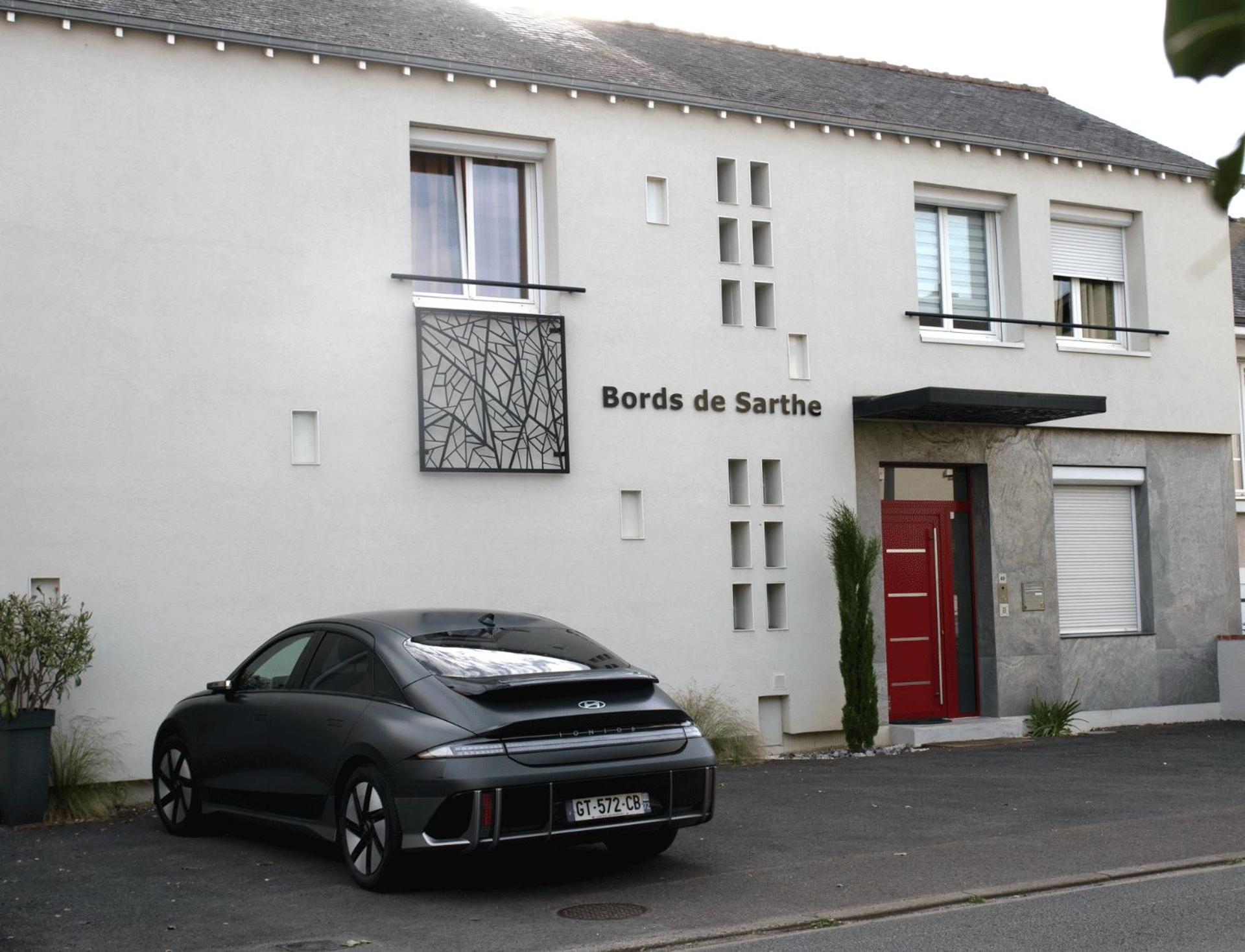 Bords De Sarthe Bed & Breakfast เลอม็องส์ ภายนอก รูปภาพ
